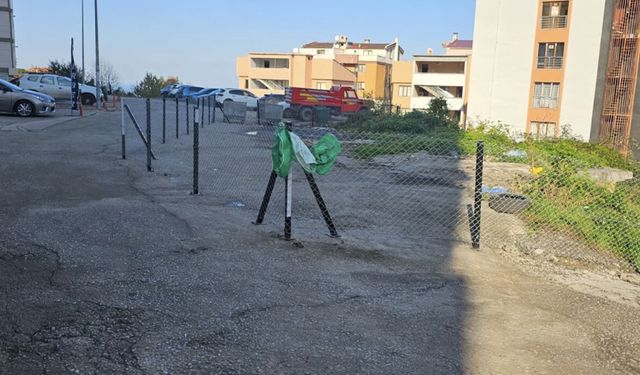 Zonguldak’ta kamulaştırma bedeli ödenmeyen yol için arsa sahipleri çit çekti