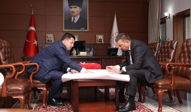 Başkan Kamil Altun, Vali Hacıbektaşoğlu'na projeleri anlattı