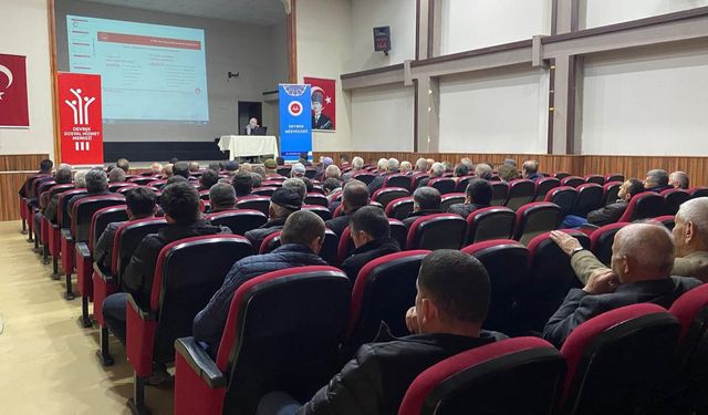 Muhtarlara Aile Yılı ve hizmet modelleri eğitimi verildi