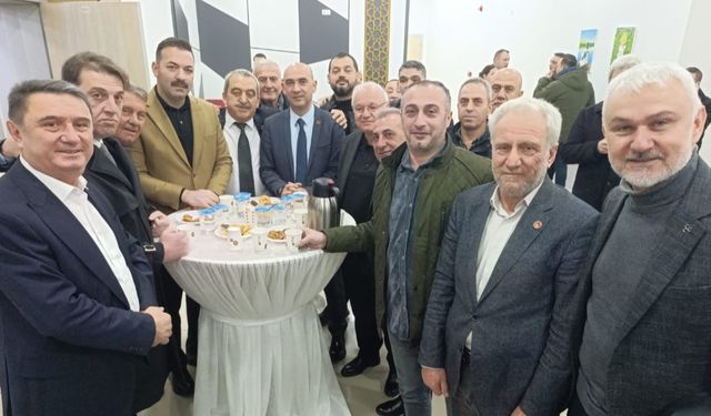 Siyasette dostluk rüzgarı esti