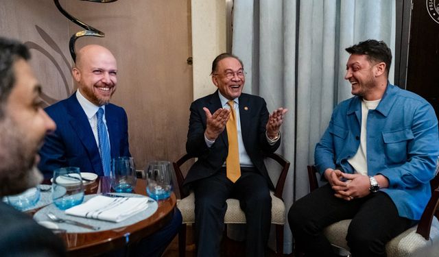 Mesut Özil ve Bilal Erdoğan, Malezya Başbakanı ile buluştu