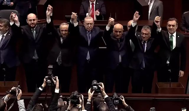 3 Milletvekili AK Parti'ye katıldı!