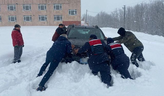 Vatandaşın imdadına Jandarma yetişti