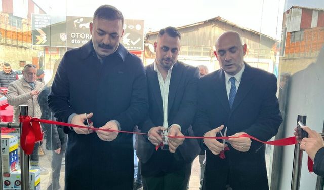 AK Parti ve CHP İl Başkanları aynı açılışta kurdele kesti