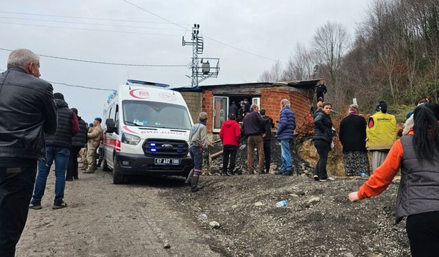 Maden ocağında göçük 3 işçiden 1'i yaralı kurtarıldı