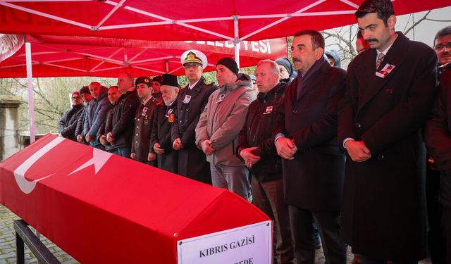 Kıbrıs Gazisi İsmail Dede, son yolculuğuna uğurlandı