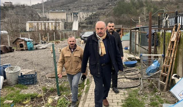 Başkan Öztürk, Sokak Hayvanları Bakım Merkezi'ni inceledi