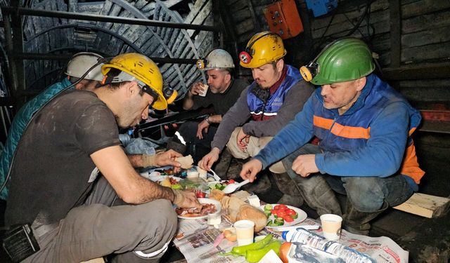 Madenciler ilk sahuru yerin 120 metre altında yaptı