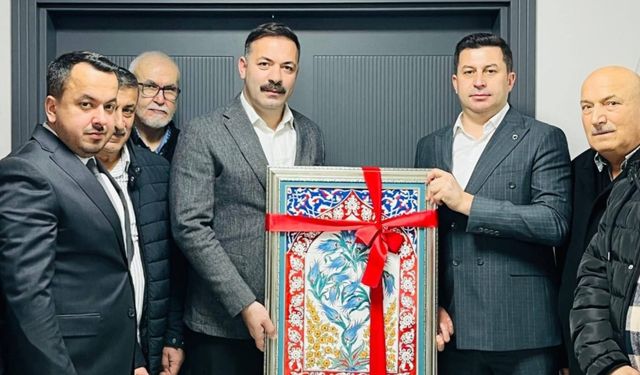 Kilimli AK Parti'den yeni il binasına hayırlı olsun ziyareti