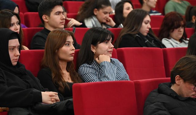 BEUN Bilim Kafe’de bağımlılıkla mücadelenin önemine dikkat çekildi
