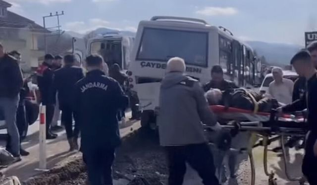 Zonguldak’ta Minibüs ile Otomobil çarpıştı: 2 Yaralı