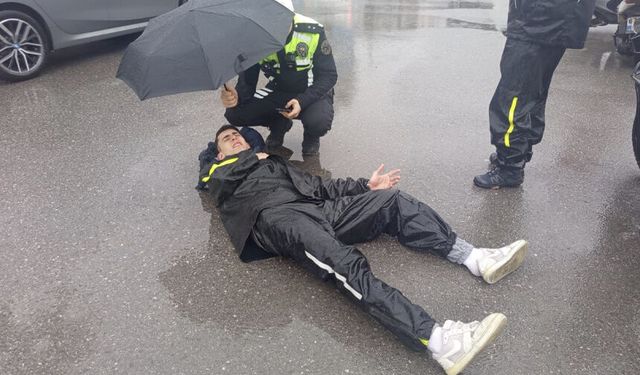 Komiserden Örnek Davranış: Yaralı Kuryenin Başından Ayrılmadı