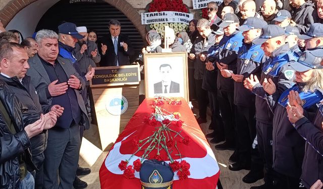 Zonguldak’ta, Zabıta Müdürü Nazmi Çolban için Belediye önünde tören