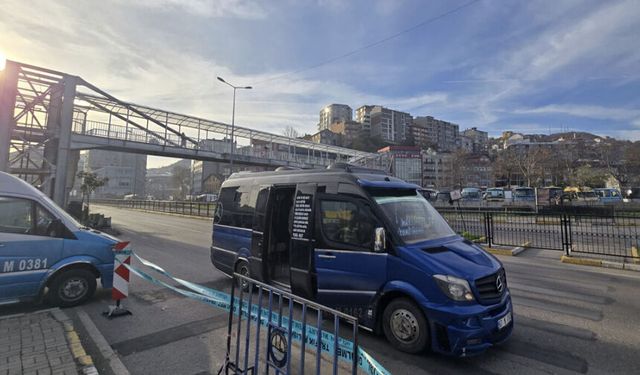 Uğur Mumcu Kavşağı gece saatlerinde trafiği kapanıyor