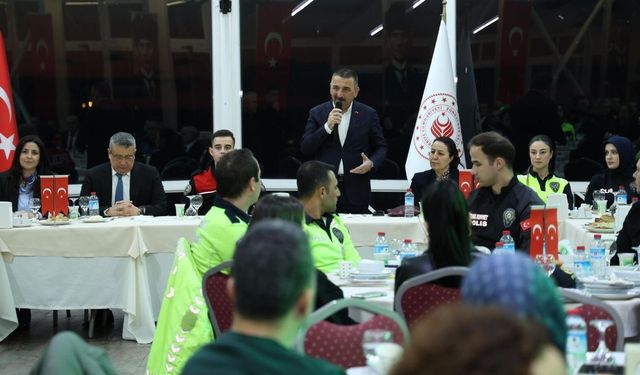Vali Hacıbektaşoğlu, emniyet mensuplarıyla iftar sofrasında buluştu