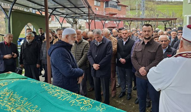 İl Genel Meclisinin annesi Üyesi Azime Arslan son yolculuğuna uğurlandı