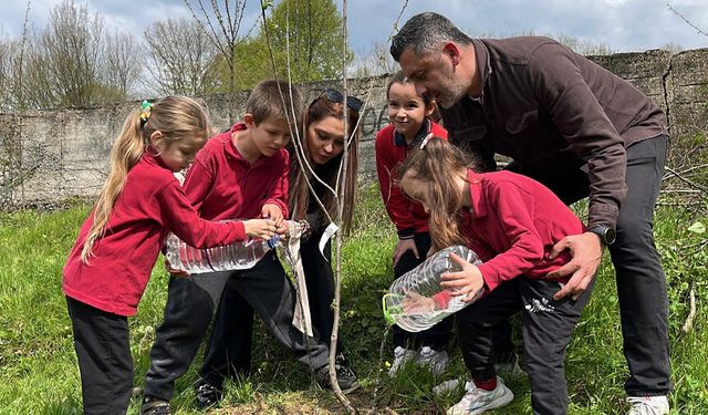 KGD Üyeleri 19 yıl önce tadilat ettirdikleri okulda çocuklarla buluştu