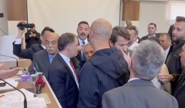 Çağlayan çıldırdı: Benim arkadaşlarıma müdahale edemezsin!