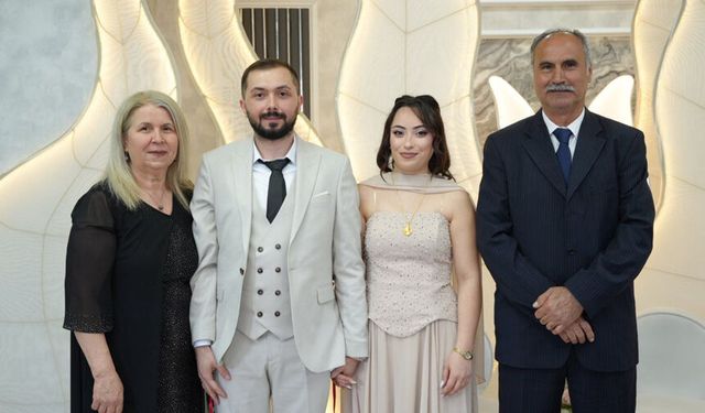Oğulcan Öz ile Münevver Kasırga nişanlandı