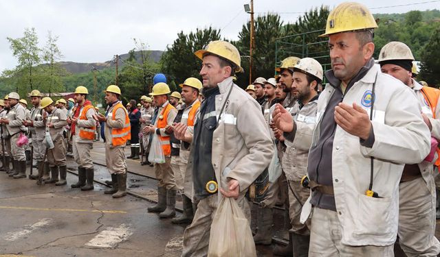 30 Maden şehidi için anma düzenlendi