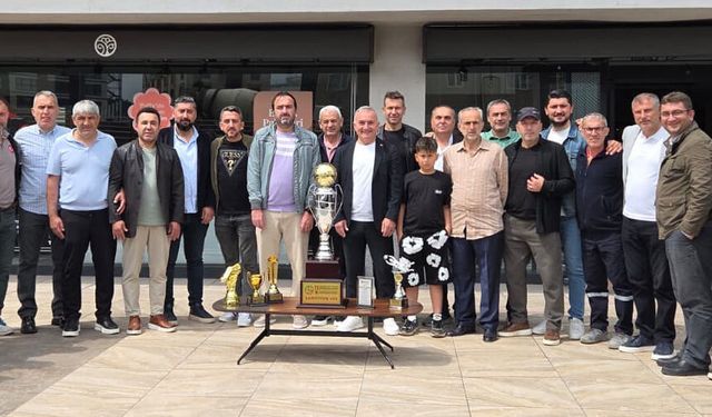 Turgut Tanyıldız Masterler şampiyonluğu kahvaltıda kutladı