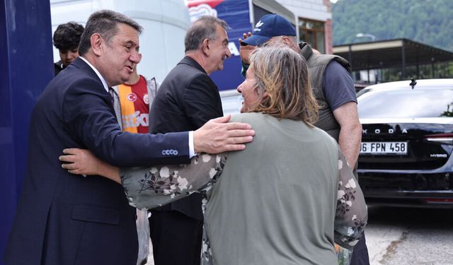 Tahsin Erdem’den arife günü mezarlık ziyareti