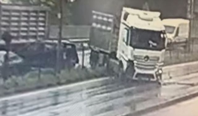Kamyon, ışıkta bekleyen otomobile çarptı: 1 yaralı