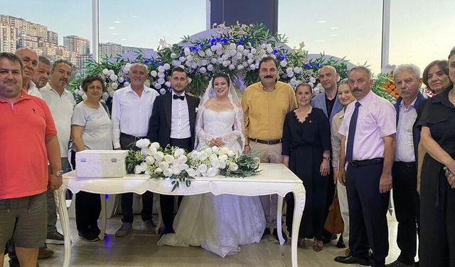 CHP Zonguldak örgütü, Arıkan ailesinin mutlu gününde bir araya geldi