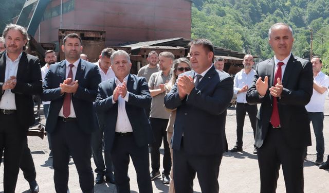 Genel Başkan Yeşil’e meşaleli karşılama