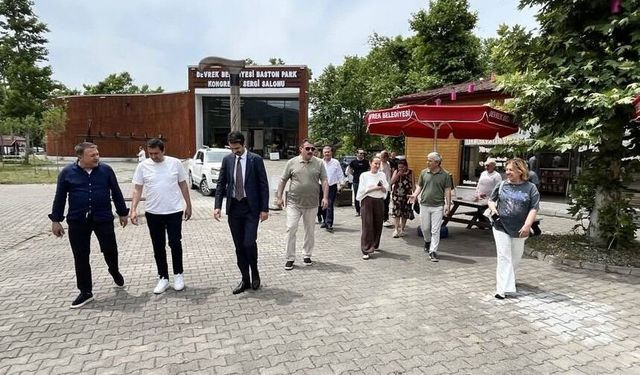 Özcan Ulupınar ve eşi, kaymakamları Bastonpark'ta ağırladı