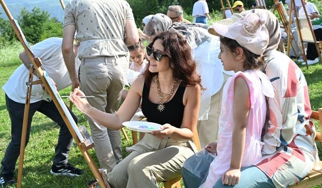 Uyuyan güzelin eşsiz manzarasında sanat terapisi