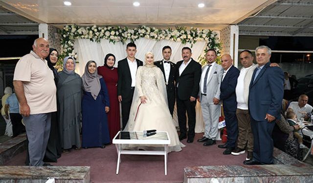 Beyza ve Emre evlilik yolunda ilk adımı attı