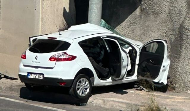 Kapuz Uzunkum Tüneli'nde ikinci kaza: Otomobil duvara çarptı