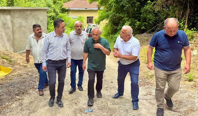 AK Parti Heyeti Kardeşler Köyü'nde su hattı çalışmalarını inceledi