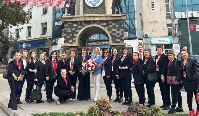 Kadın Kolları Başkanı Nazan Pulat da istifa etti, YENİ PARTİ'ye katıldı