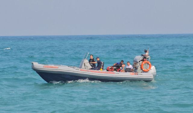 Filyos'ta dalgalara kapılan Muhammet'i arama çalışmaları ikinci gününde de sürüyor