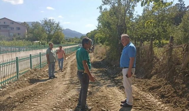 Vedat Öztürk, kanalizasyon çalışmalarını inceledi