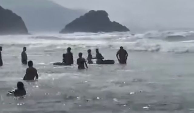 Mugada sahilinde can pazarı yaşandı