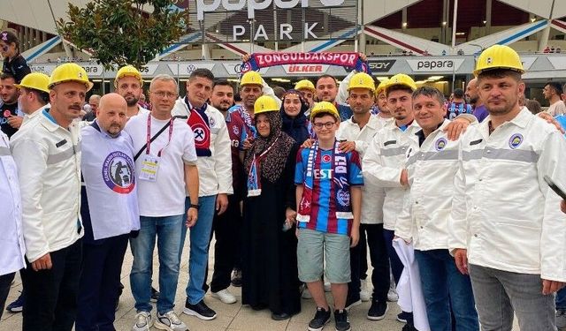 Zonguldaklı madenciler Trabzonspor-Başakşehir maçında tribünlerde