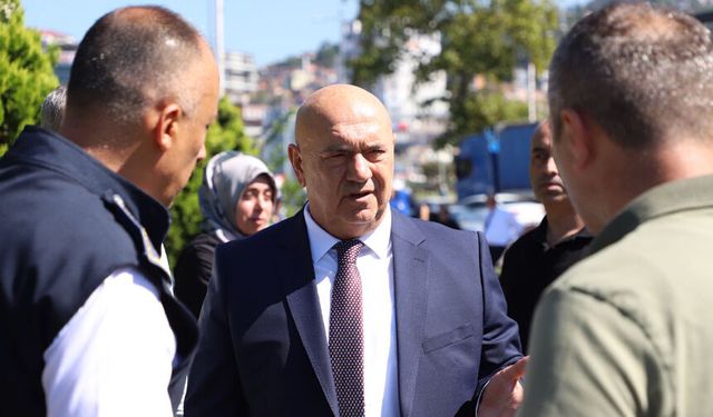 Adil Bahadır, dolmuş ve Halk Otobüsleri duraklarını inceledi