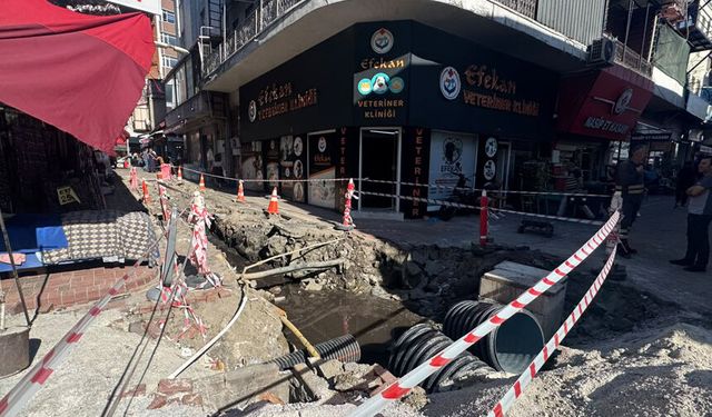 Ali Şeker sokakta çöp, çukur isyanı!