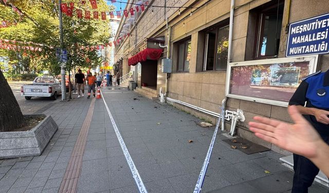 Zonguldak’ta belediye sinemasının çatısından işçi düştü