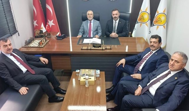 Çalışma Bakanı, AK Parti'yi ziyaret etti