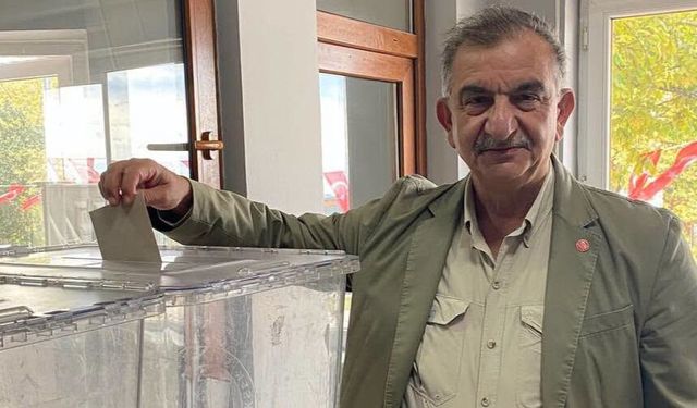 YENİ Parti Merkez’de önseçimi Nazmi Özden kazandı