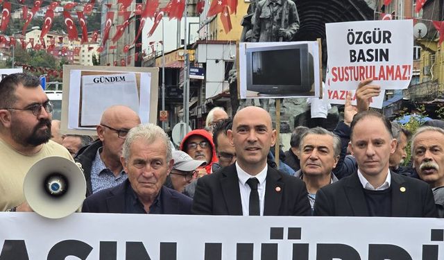 Madenci Anıtı'nda eylem: Özgür basın susturulamaz!