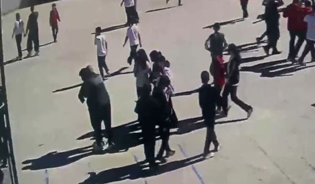 Zonguldak'ta nefessiz kalan öğrenciyi beden eğitimi öğretmeni kurtardı