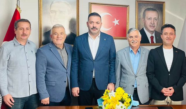 AK Parti Merkez İlçe’de bayrak değişimi