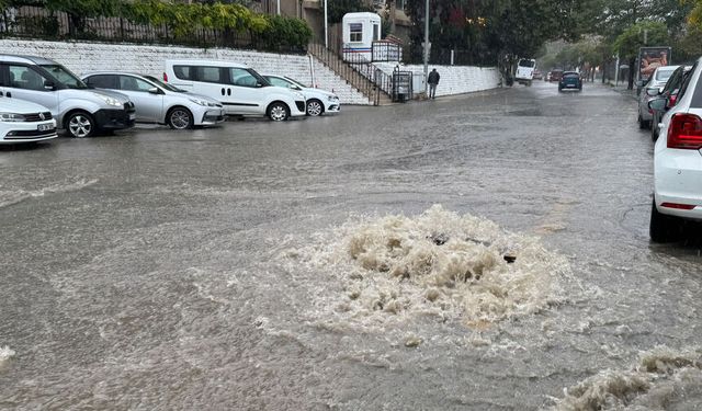 Zonguldak’ta Orduevi önünde rögar yine patladı!