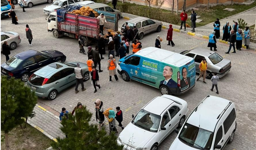 Seçimlere sayılı saatler kala AKP tüm kozlarını sahaya sürdü