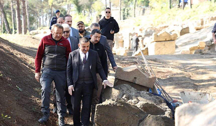 Zonguldak Valisi Osman Hacıbektaşoğlu, Tios Antik Kent'te incelemelerde bulundu